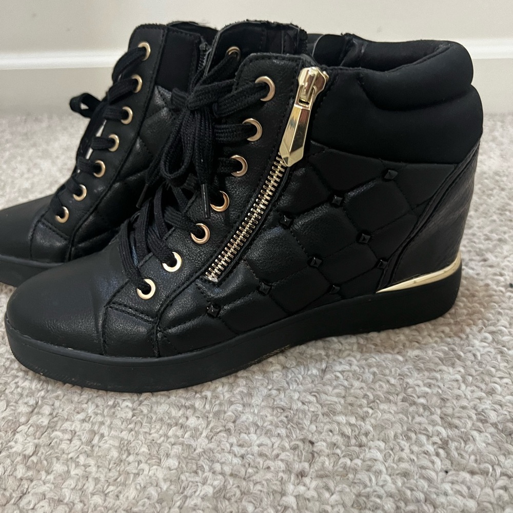 Aldo side zipper chunky wedge heel